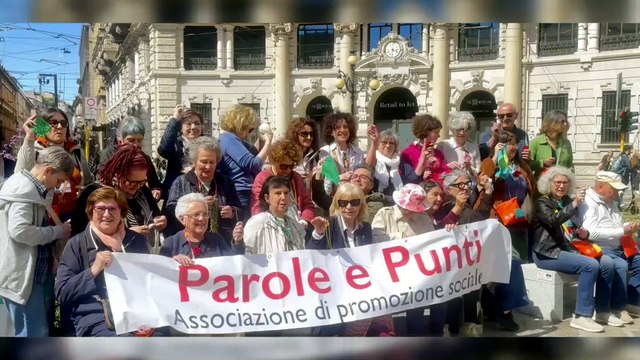 Parole e Punti , lavorare a maglia contro la violenza di genere (e in genere)