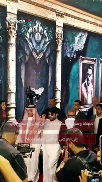 لحظة وصول المستشار تركي آل الشيخ وعمرو دياب إلى العرض الخاص لفيلم 7dogs
