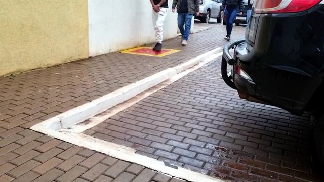 Homem com mandado de prisão é preso pela Polícia Civil no Bairro Parque São Paulo, em Cascavel
