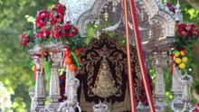 Salida del Simpecado de la Hermandad del Sevilla Sur hacia la aldea del Rocío