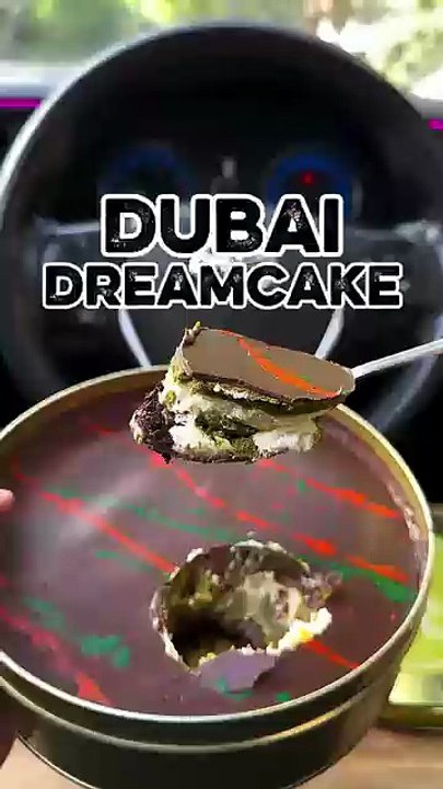 Dubai’s Dreamcake 🏻😁By @layers.bakeshop Balanced Sweet with Pistachio Kunafa and Cream Chees
