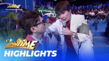 It’s Showtime: Tiyang Amy, binigyan ng sagot sa sakit sa puso si Kuys Vhong (Laro, Laro, Pick)