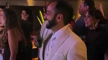 Aprende bateria em 3 meses para surpreender noivo no casamento. Veja