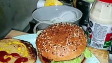 Ya estan listas las #hamburguesas es hora de comer #shorts muchas gracias a mi esposa martha