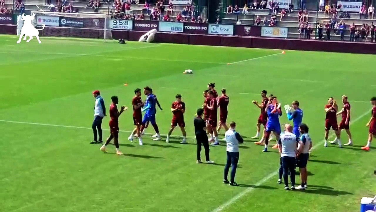 Porte aperte al Filadelfia, l'ingresso in campo della squadra