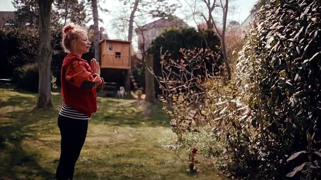 How to Be Normal and the Oddness of the Other World Bande-annonce (EN)