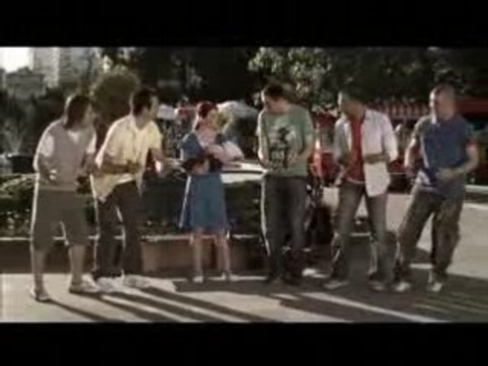 EURO 2008 CILGIN TURKLER REKLAMI VERSION 1 MUTLAKA IZLEYIN