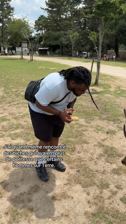 C’est bien la première fois que je vois des amis qui te saluent en retour 😳