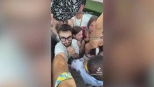 La indignación de un chico que pagó 500€ por la zona VIP de Bad Bunny en Barcelona: “¡No puedo moverme!"