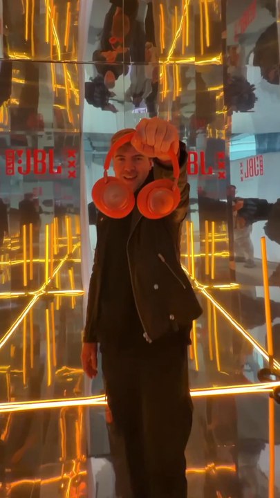 C’est quoi ce SIGNE sur le logo JBL ? 🤔