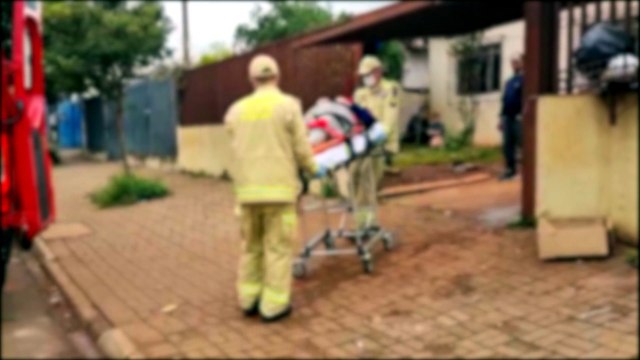 Mulher tem suspeita de fratura nas costelas ao cair de sofá no Cascavel Velho