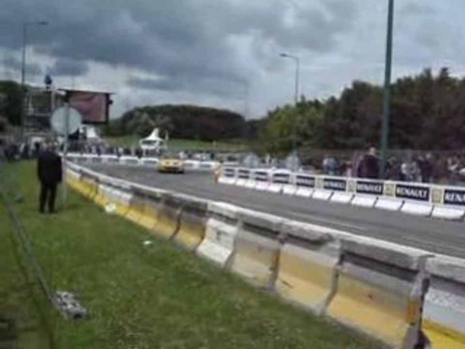 Fernando Alonso dans le SafetyCar