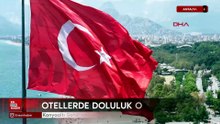 Antalya Konyaaltı Sahili’nde tatilci yoğunluğu