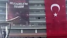 Özgür Özel'in posteri CHP Genel Merkezi'nden indirildi