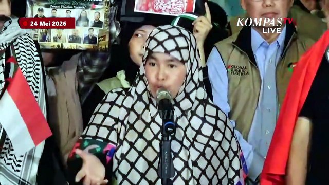 [FULL] Disambut Menlu, 9 WNI Aktivis Global Sumud Flotilla Sempat Ditahan Israel Tiba di Indonesia