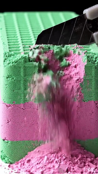 Chalk block breaking into pure powder... 😳✨