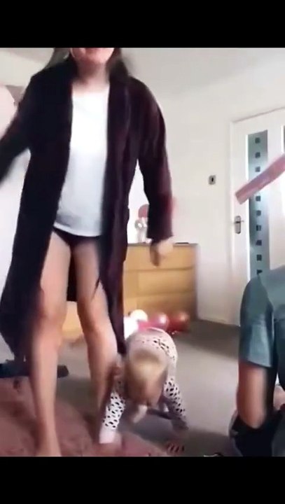 the baby's head was dancing