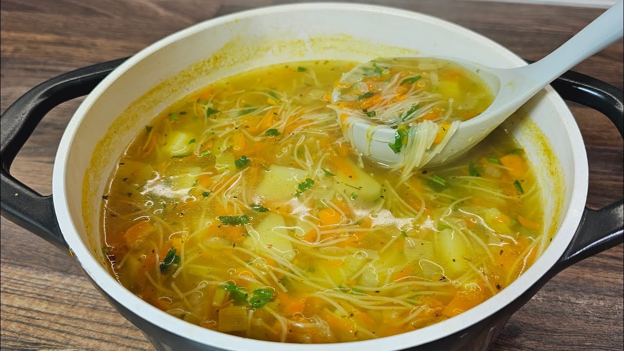 Ein gesundes Suppenrezept, das meine Mutter immer für mich gemacht hat! Leckere Suppe!