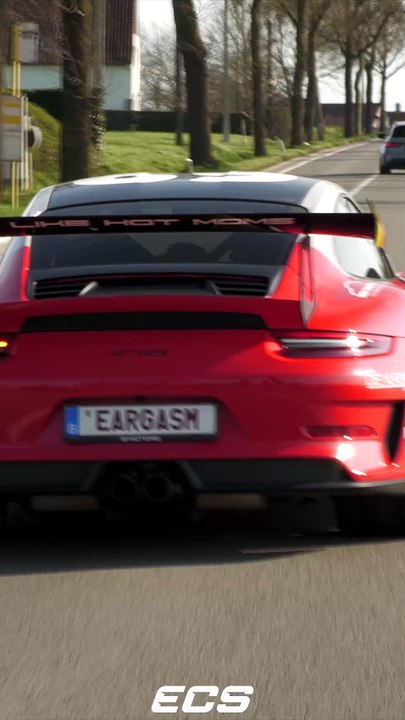 Supercars Accelerating!