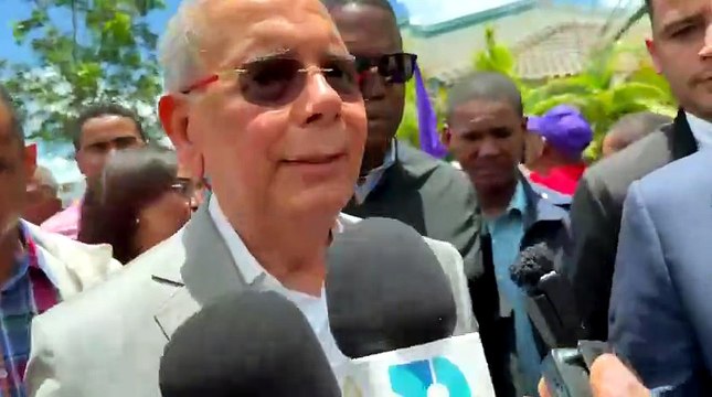 Danilo Medina califica de sospechosa la prohibición de publicar encuestas electorales
