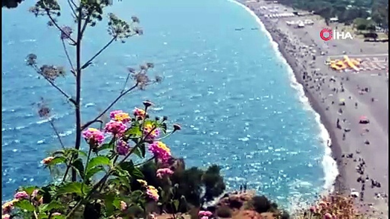 Antalya 2 saat arayla iki farklı mevsim yaşadı