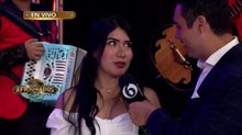 Pollo presenta a las chicas guapas de Aficionados