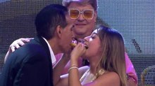 Denny hace taco del amor con Aficionado