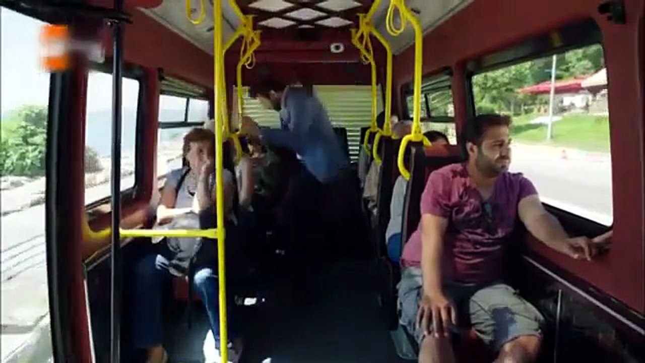 چۆلەکە بێ باڵەکان ئەڵقەی 10