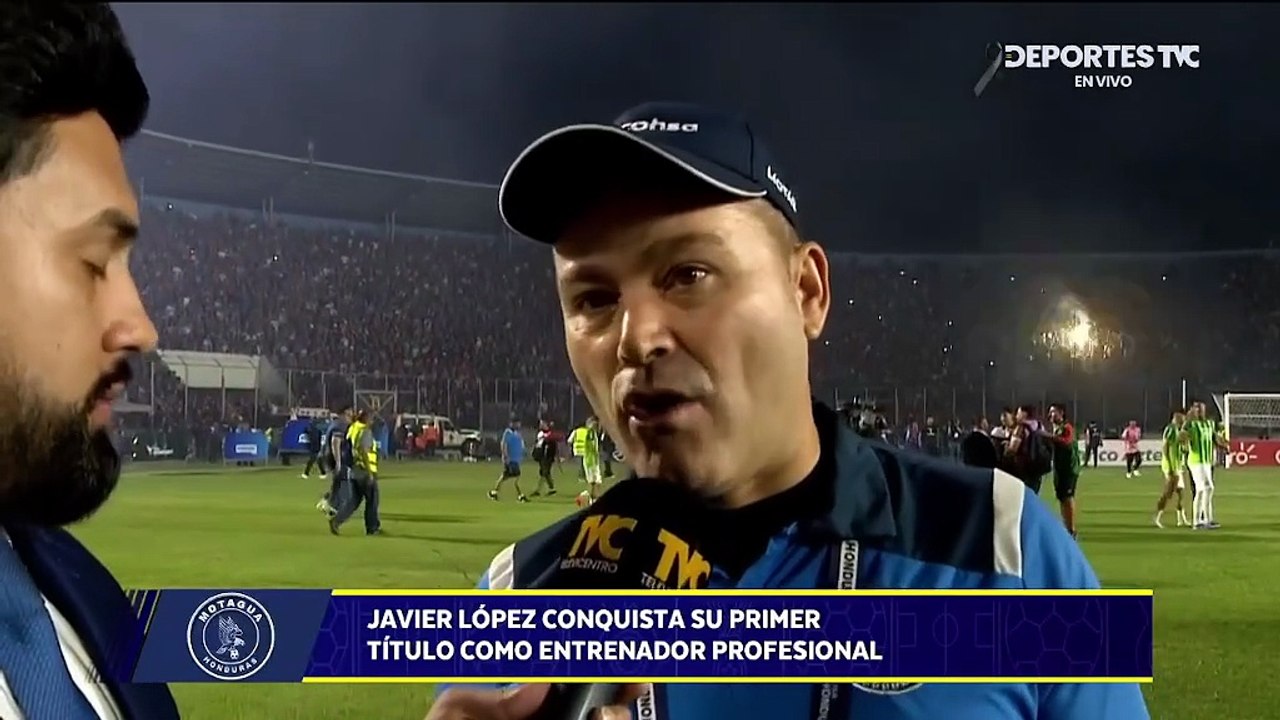 Javier López reacciona tras conseguir su primer título con Motagua