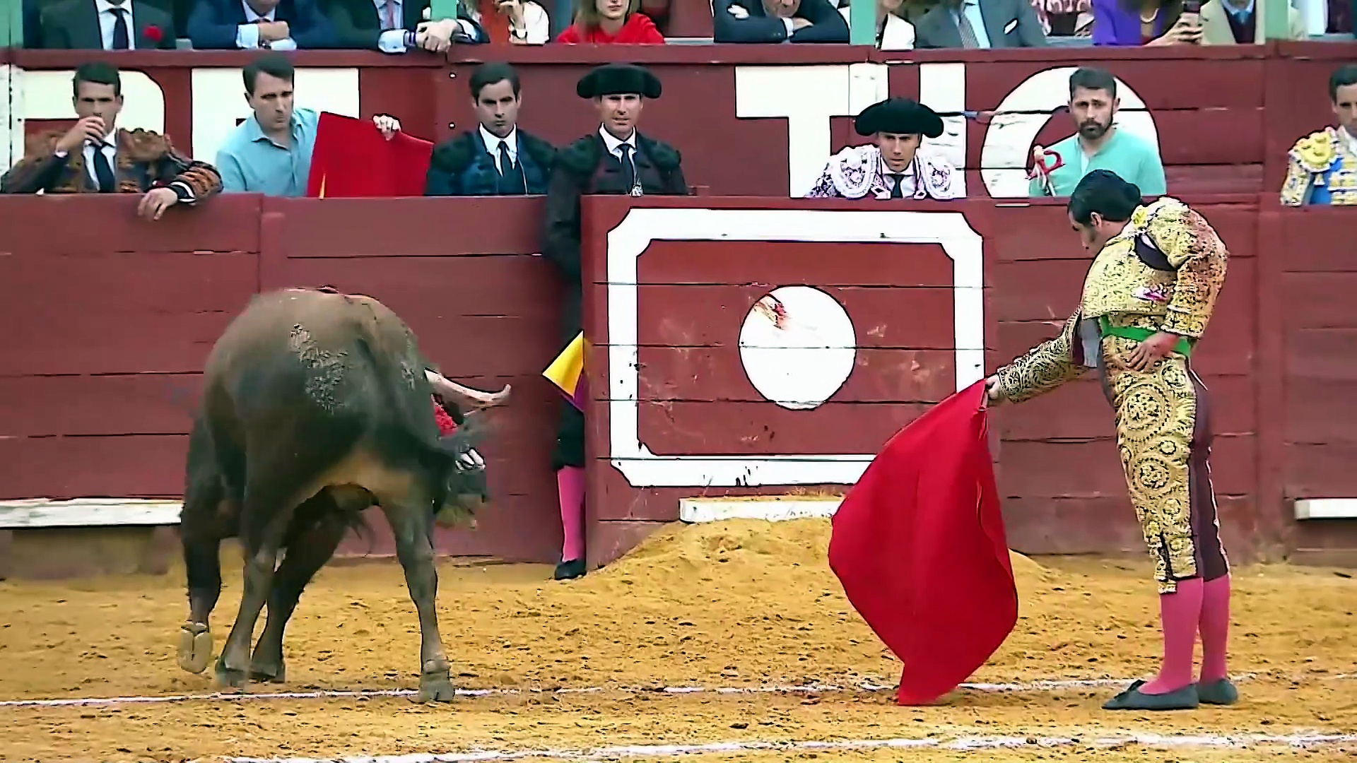 El matador de toros Fabio Jiménez visita el plató de 'Grana y Oro'