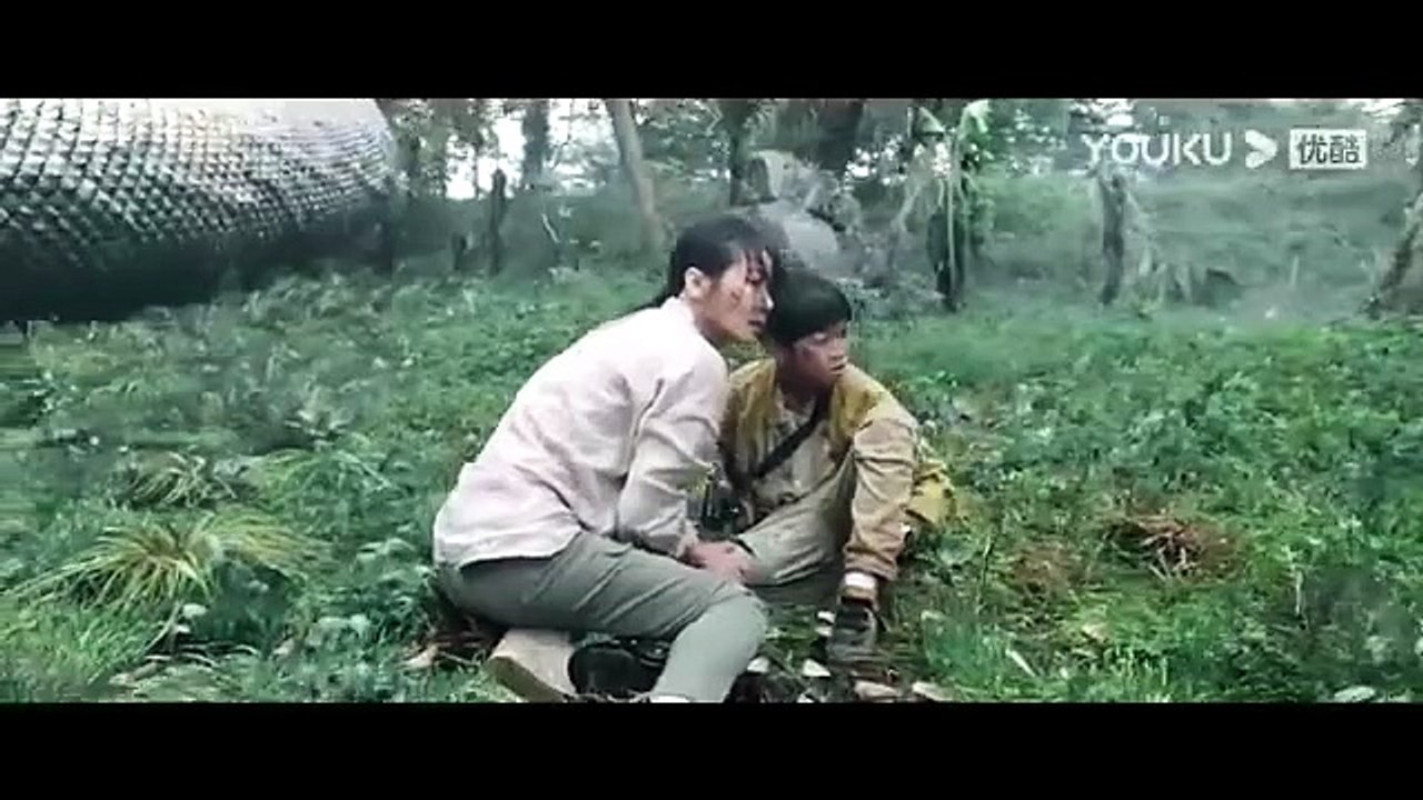 A young boy disturbs a feeding dinosaur—fortunately, his mother arrives just in time to save him; otherwise... | [Great Serpent 3: Battle of the Dragon and Serpent — Varanus Priscus] | Thriller / Adventure / Disaster | [Movie Party]