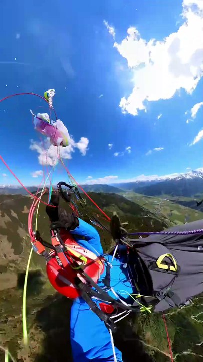 Un Cessna percute la voile d'une parapentiste en plein vol à Zell am See