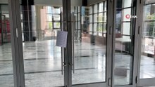 "Mutlak butlan" kararı CHP Genel Merkezi girişine asıldı