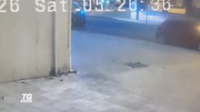 Bakari Sako, spunta il video di un'ambulanza che passò da piazza Fontana durante l'aggressione al bracciante. Ma andò via