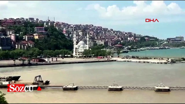 Şiddetli yağış sonrası Zonguldak'ta denizin rengi değişti