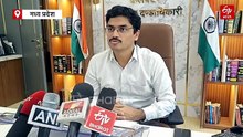 एक हाथ में रस्सी और दूसरे में बर्तन, पानी के लिए 30 फीट खतरनाक कुएं में झूलते बच्चे