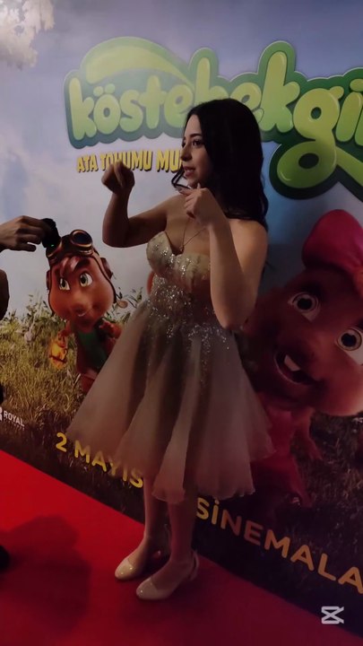Sefo ve Beren Gökyıldız'a Köstebekgiller filmi galasında yoğun ilgi