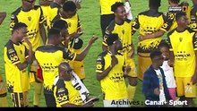 La remise du trophée de l'ASEC Mimosas
