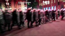 Жестокие столкновения вспыхнули после массового протеста в Белграде