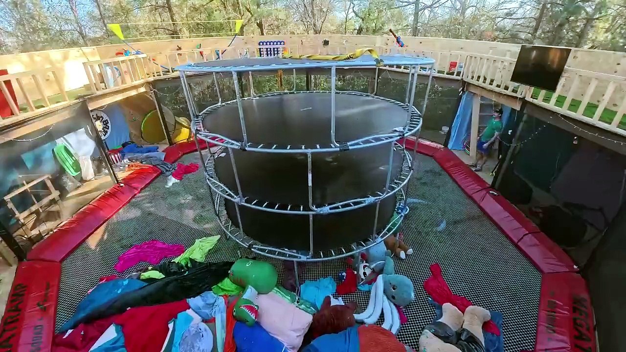 🏠🔥 I MOVED INTO A 4-STORY TRAMPOLINE HOUSE FOR 24 HOURS! 🤯