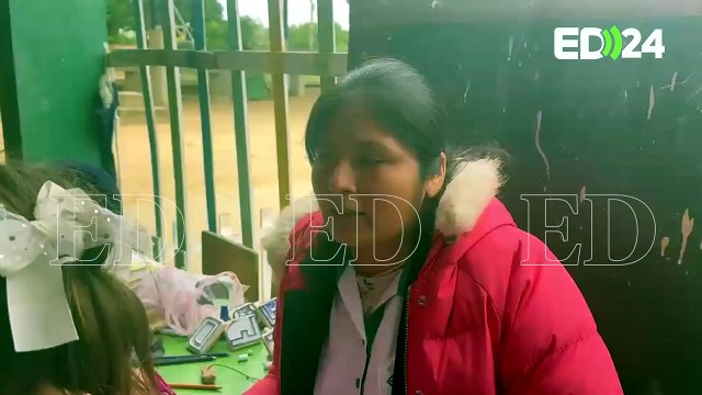 Mantenerlos concentrados es todo un reto para Nancy Chávez Negrete, la maestra de estos niños