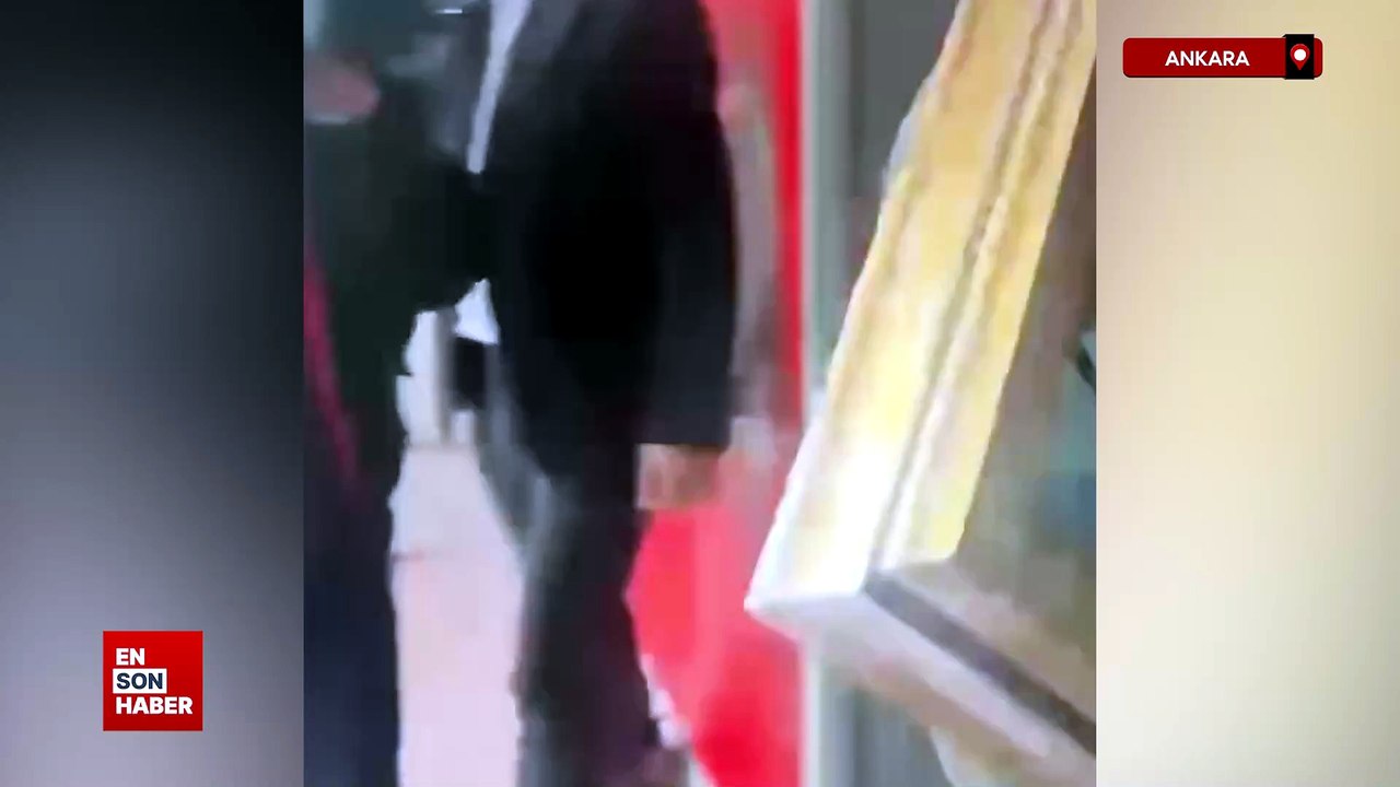 Kemal Kılıçdaroğlu'nun fotoğrafı yeniden CHP Genel Merkezi'ne asıldı