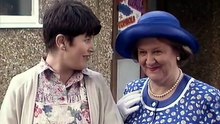 Keeping Up Appearances s04 e07 Let There Be Light