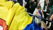 Willer Ditta, jugador de Cruz Azul, protagonizó un alt3rcado durante los festejos del campeonato tras un incidente que habría involucrado a un aficionado de Pumas ⚠️🏆.