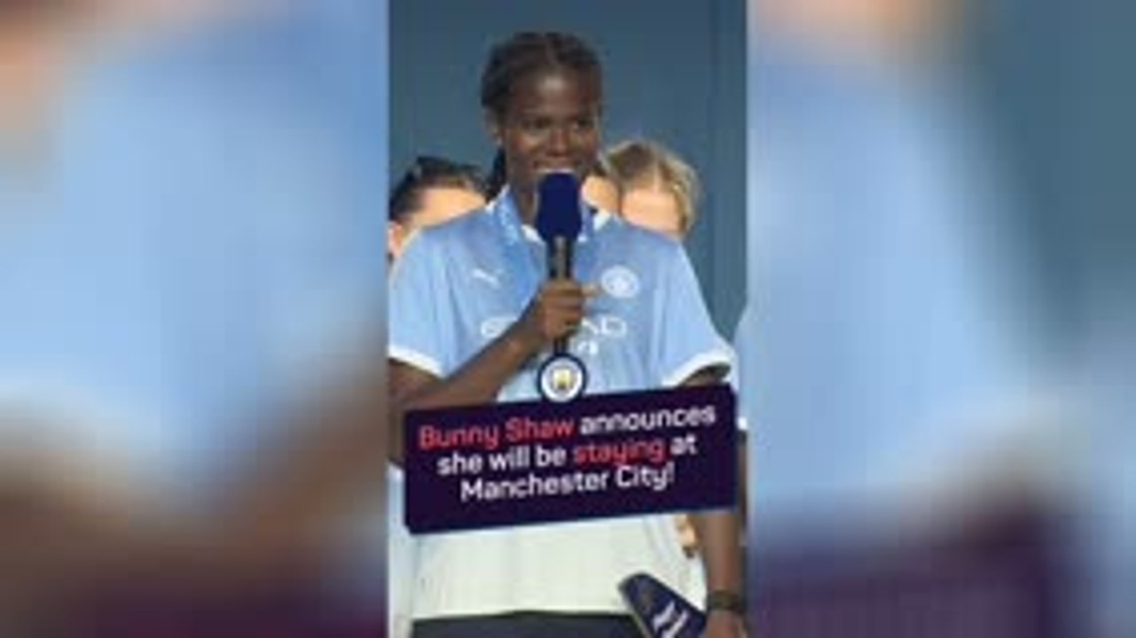 Bunny Shaw STAYS at Manchester City
