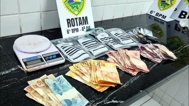 Rotam estoura ponto de tráfico no Interlagos e apreende drogas