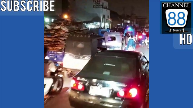 ضلع وسطی گلبرگ ٹاؤن بلاک 18 بیالہ ہوٹل کے نزدیک گجر نالے کے ساتھ ناظم اباد نمبر1 رضویہ سوسائٹی کا رہائشی منیر باڑے والا علاقہ مکینوں اور شہریوں کے لیے وبال جان بن گیا۔جرائم پیشہ سہولت کاروں کی سر پرستی میں رہائشی علاقے میں غیر قانونی باڑے کے ساتھ ساتھ غی