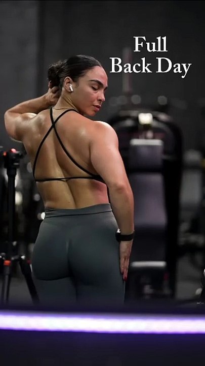 Full back workout ! It’s not always leg day,I make sure to hit the whole body, full details pinned!
