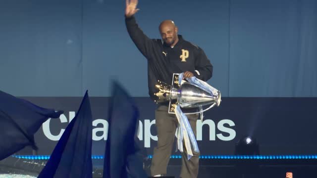 Kompany makes shock appearance at Manchester City's trophy celebration