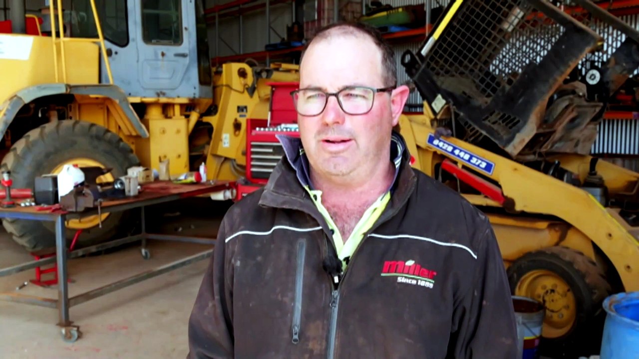 WA grain growers hopeful for more rain ahead of warmer and drier than usual winter